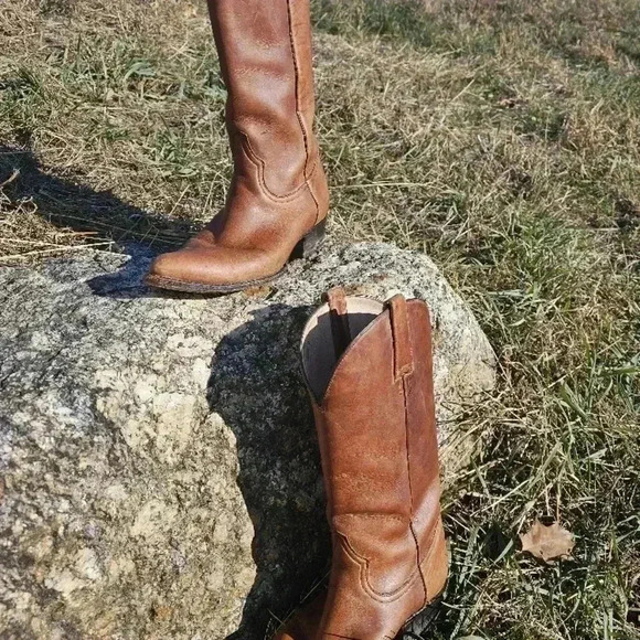 Vintage Brown Leather Cowboy Boots - Picture 5 of 16